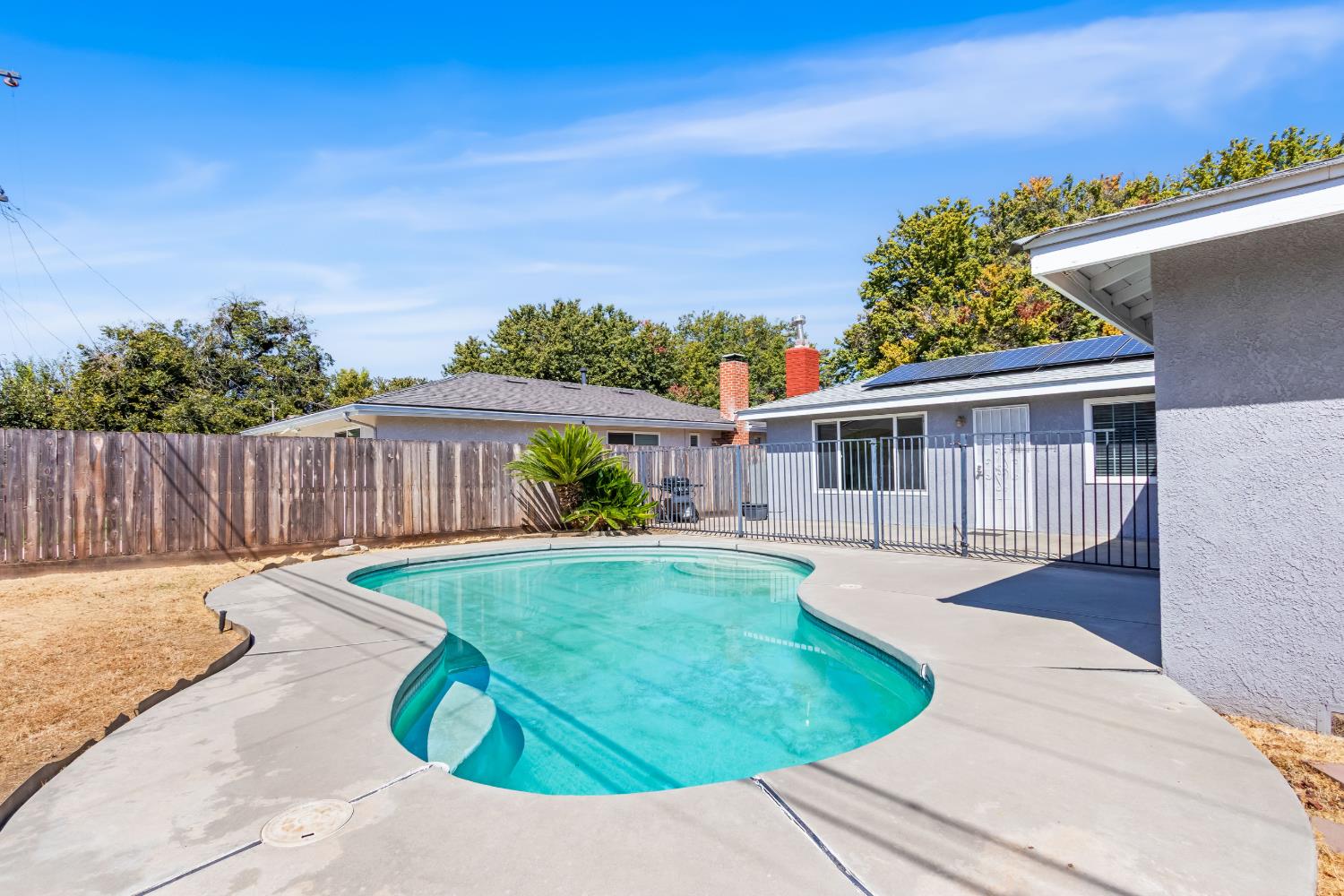 2432 E Richert Ave, Fresno, CA 93726