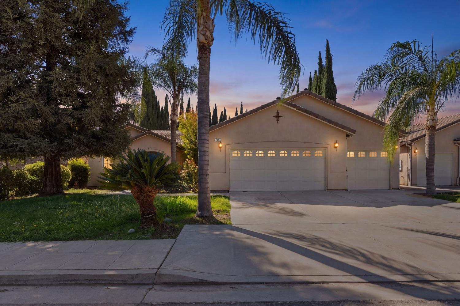 2317 E Lewis Ct, Fowler, CA 93625