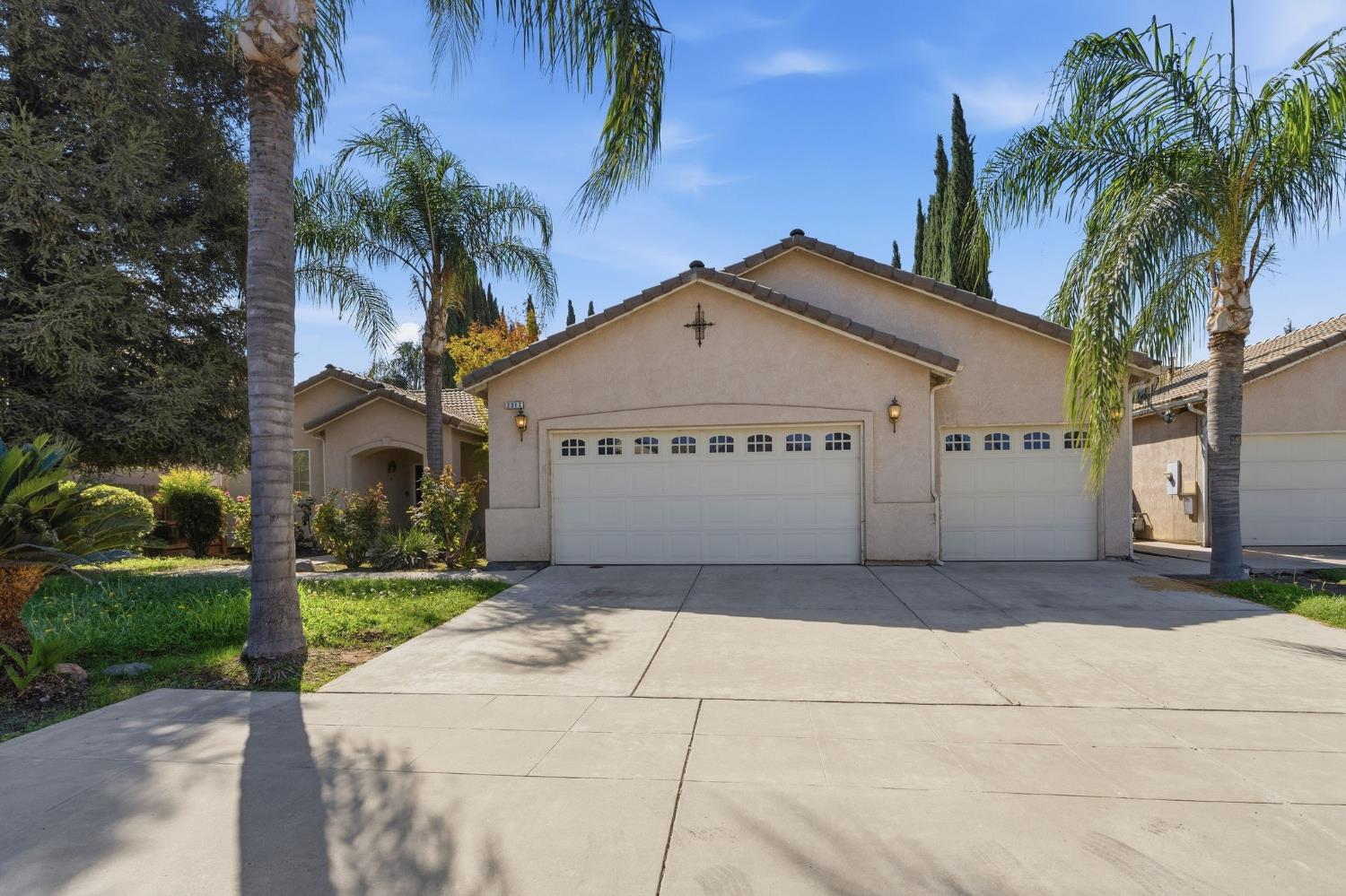2317 E Lewis Ct, Fowler, CA 93625