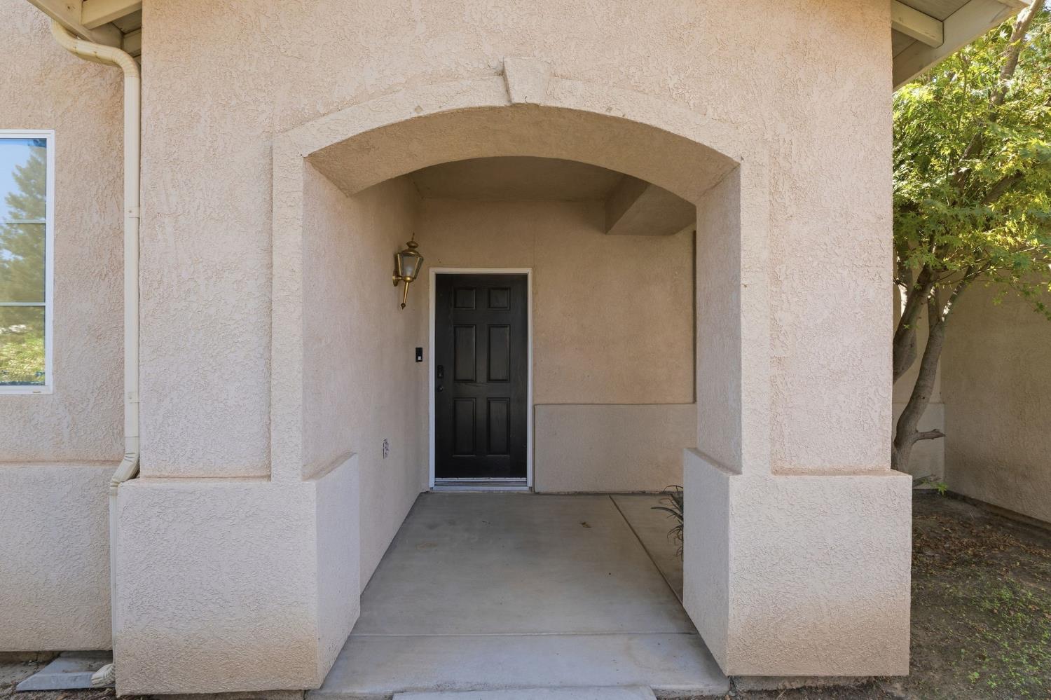 2317 E Lewis Ct, Fowler, CA 93625