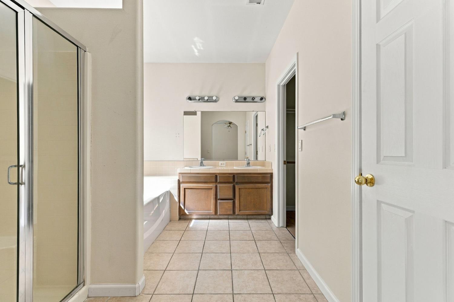 2317 E Lewis Ct, Fowler, CA 93625