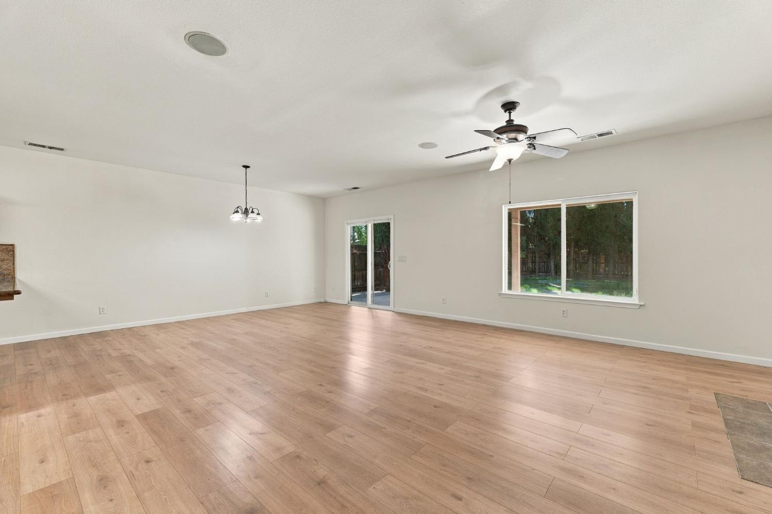 2317 E Lewis Ct, Fowler, CA 93625