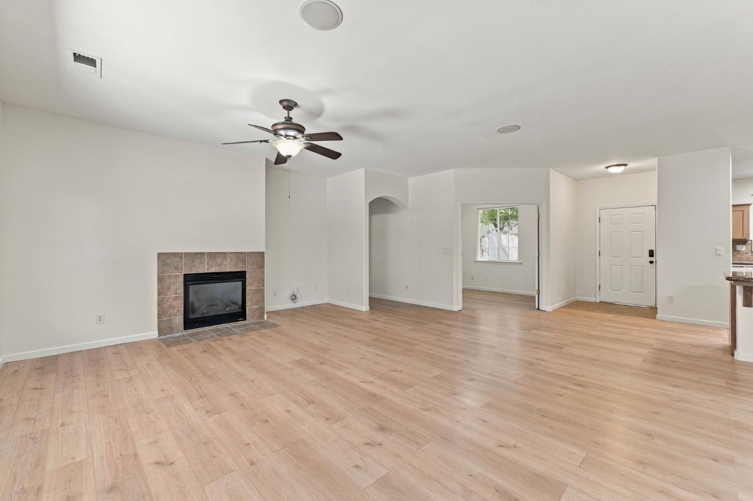 2317 E Lewis Ct, Fowler, CA 93625