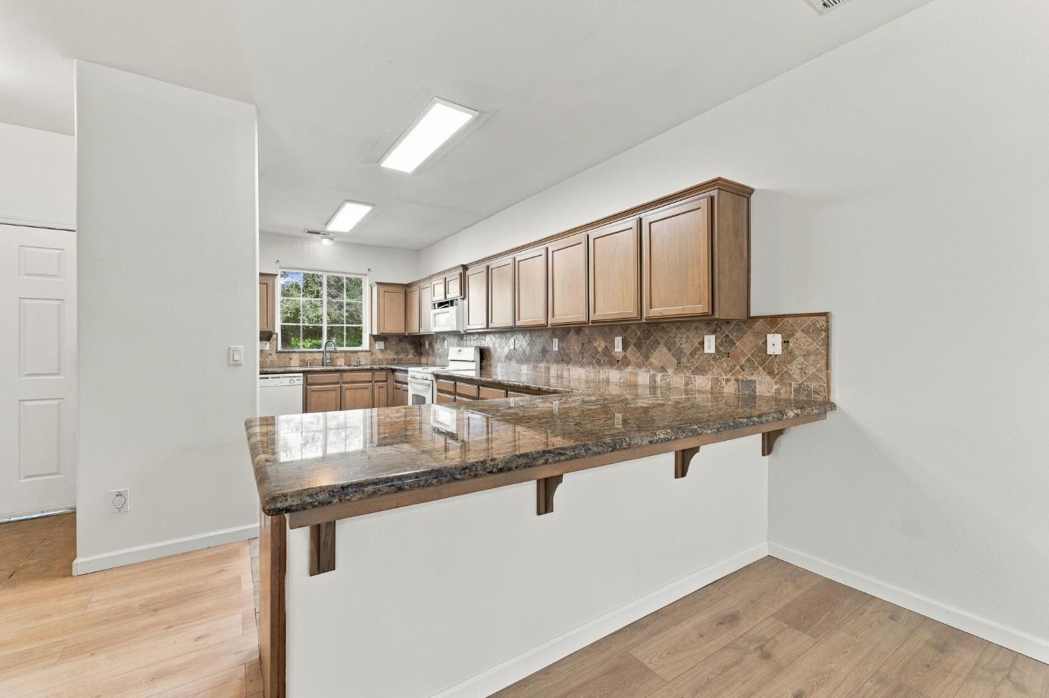 2317 E Lewis Ct, Fowler, CA 93625