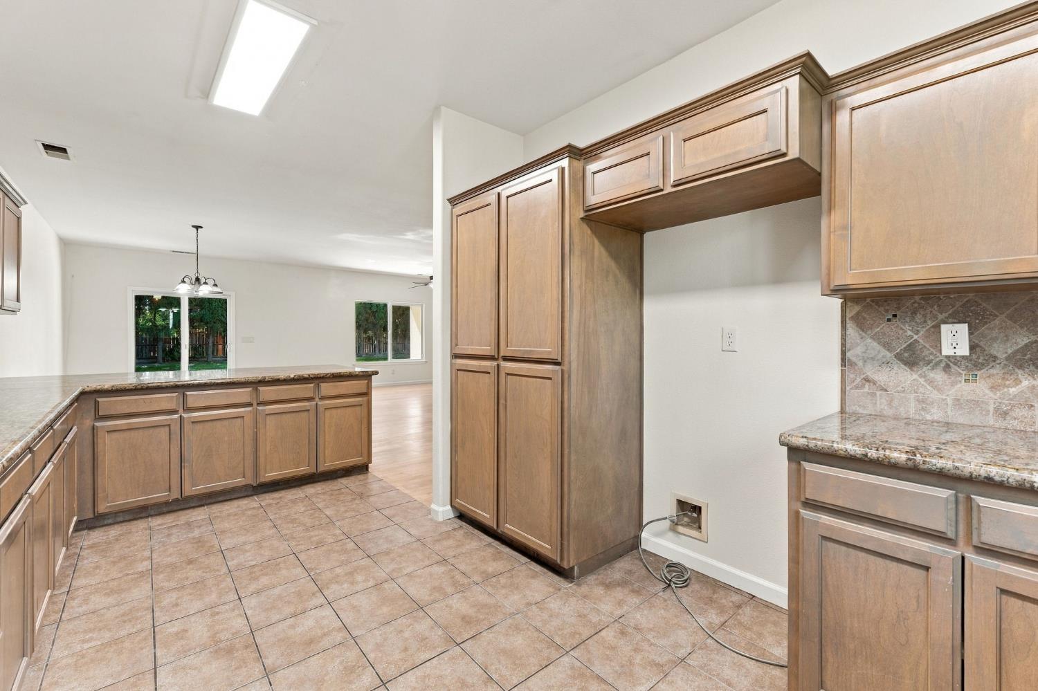 2317 E Lewis Ct, Fowler, CA 93625