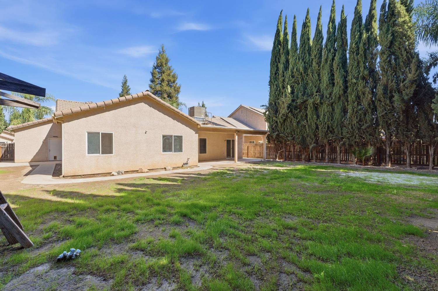 2317 E Lewis Ct, Fowler, CA 93625