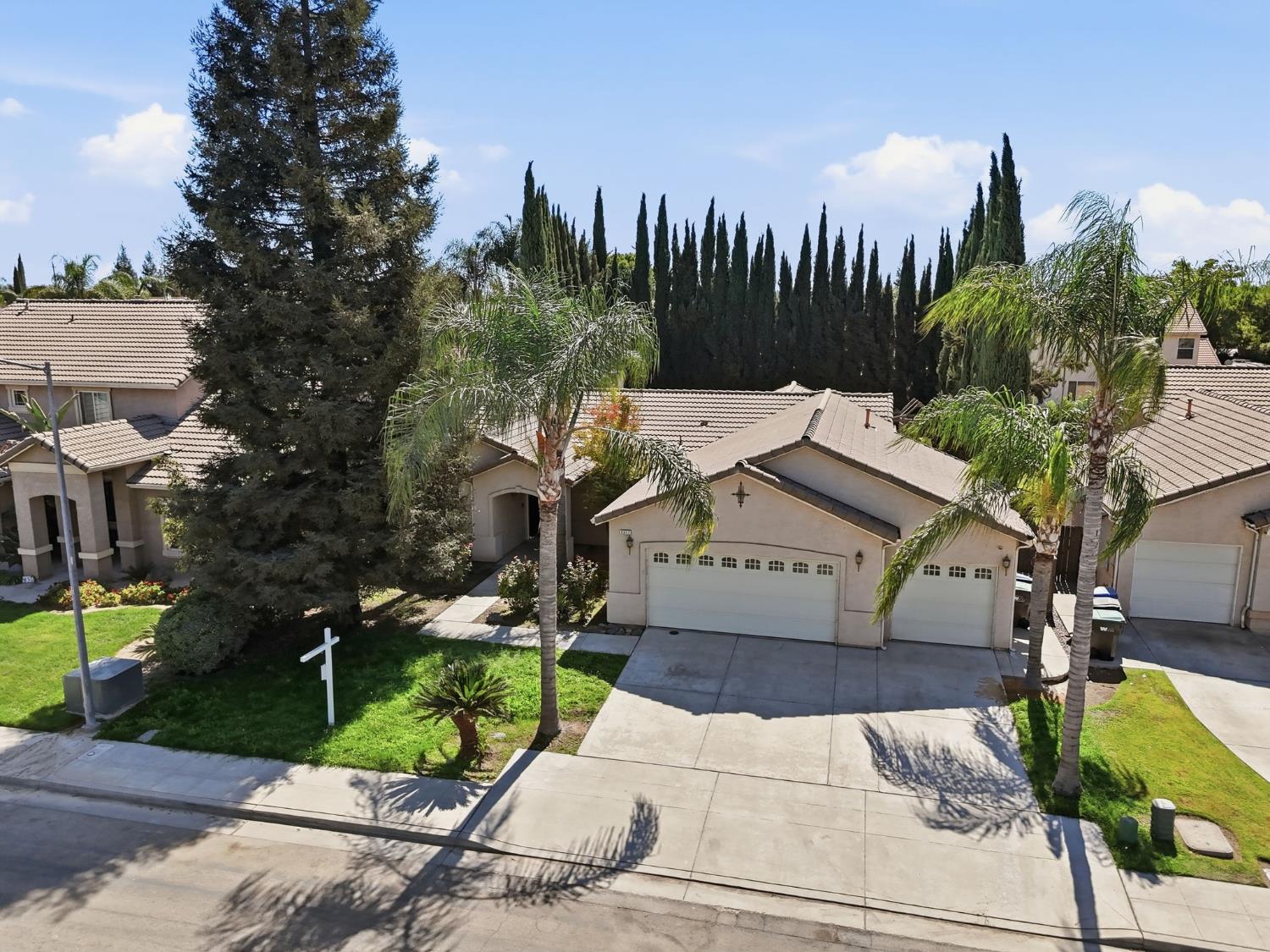 2317 E Lewis Ct, Fowler, CA 93625