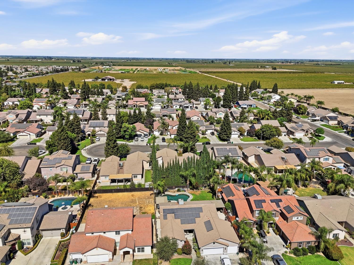 2317 E Lewis Ct, Fowler, CA 93625