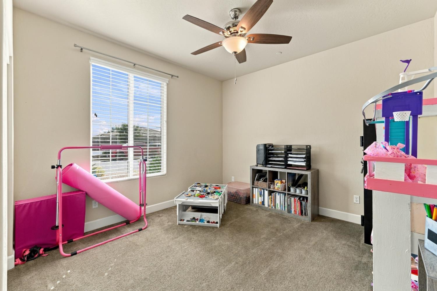 1065 Ridge Creek Estates Way, Dinuba, CA 93618