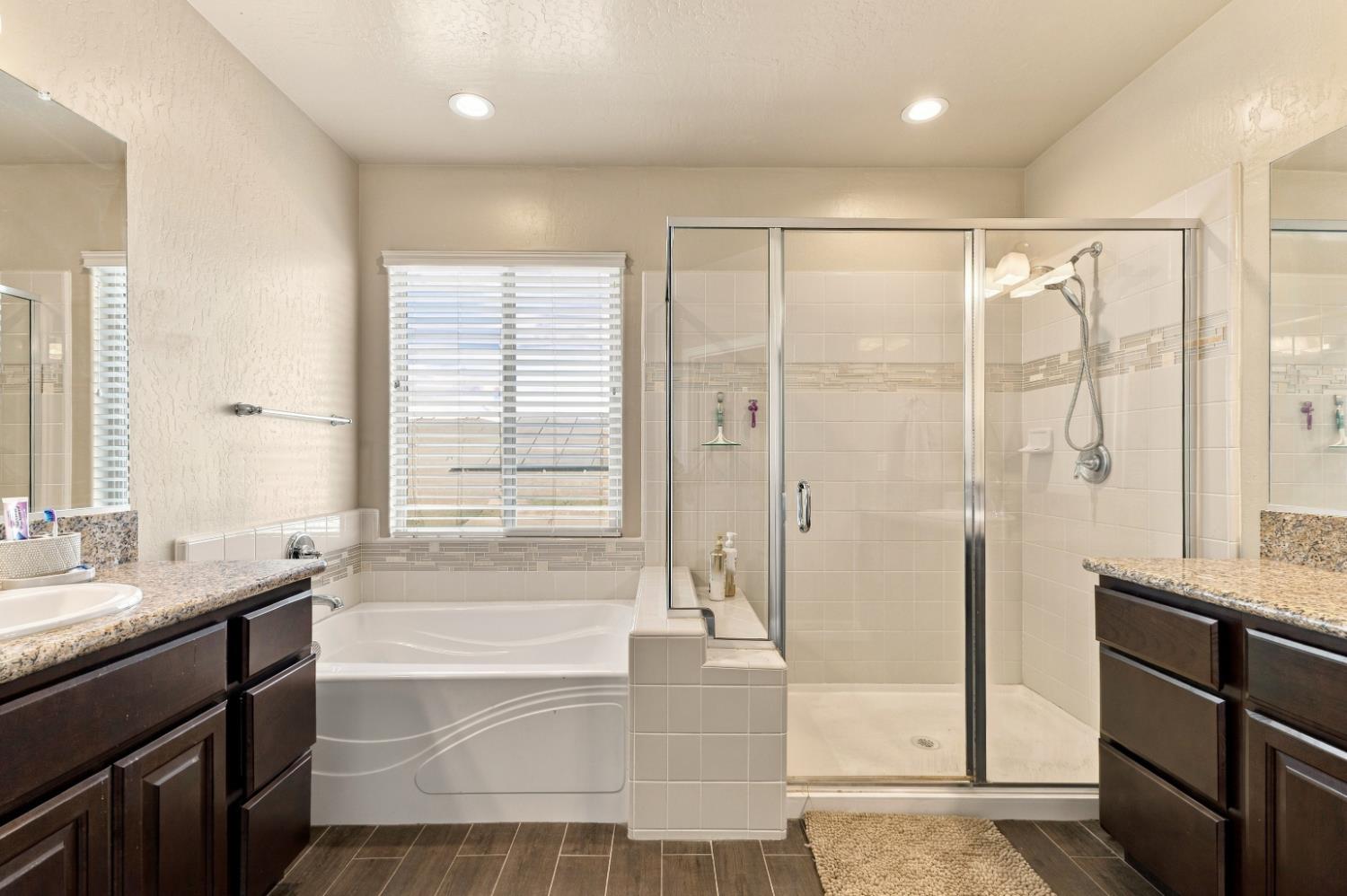 1065 Ridge Creek Estates Way, Dinuba, CA 93618