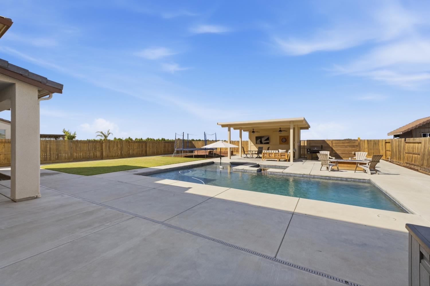 1065 Ridge Creek Estates Way, Dinuba, CA 93618