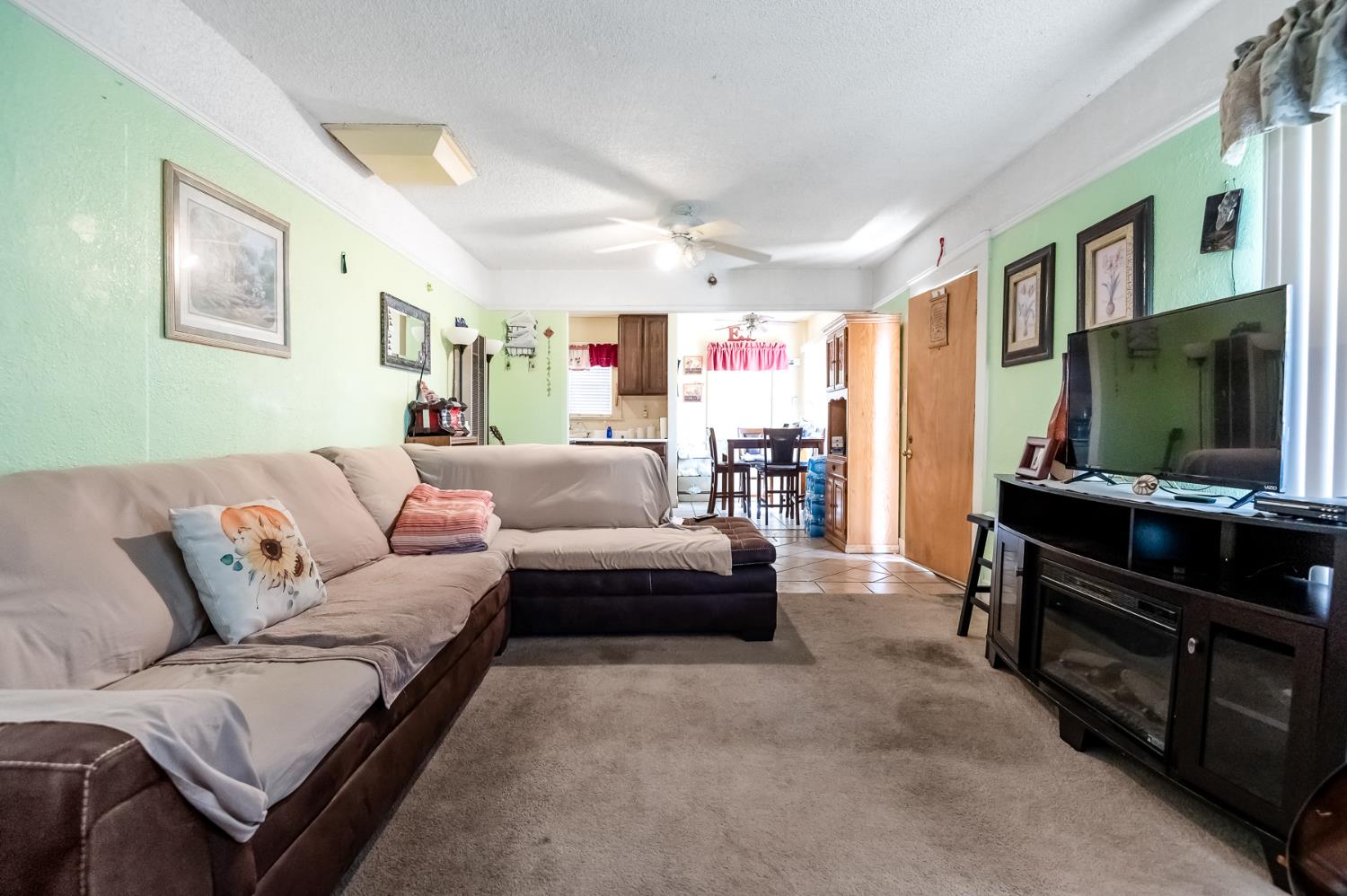 414 W Cameron St, Hanford, CA 93230