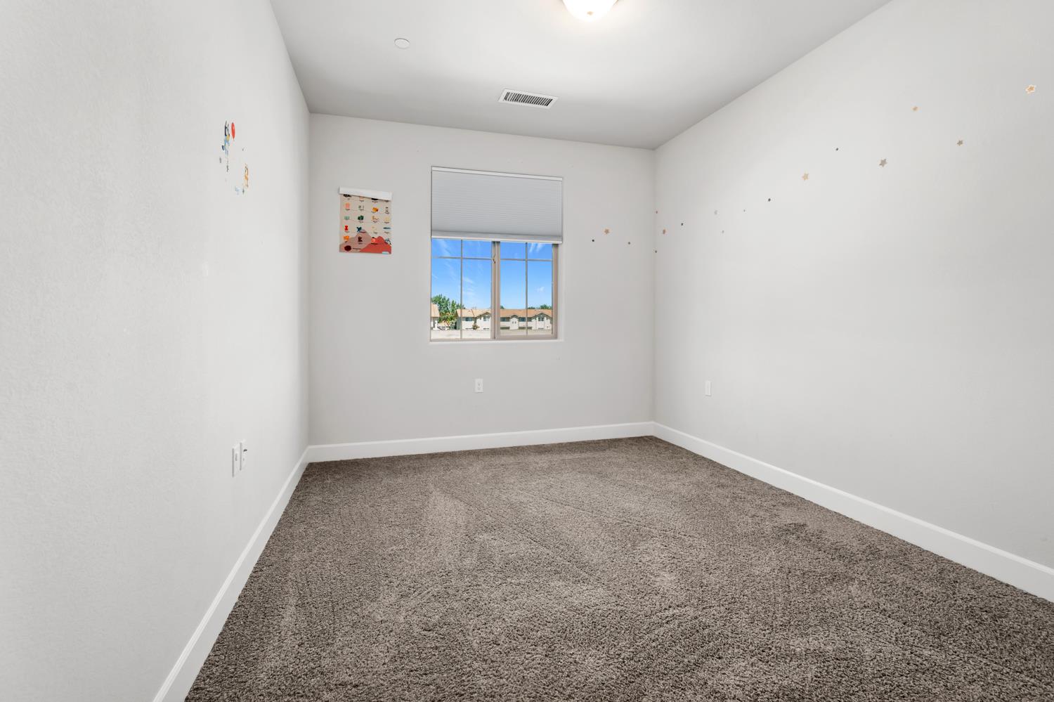 2433 E Rockwell Dr, Fresno, CA 93720