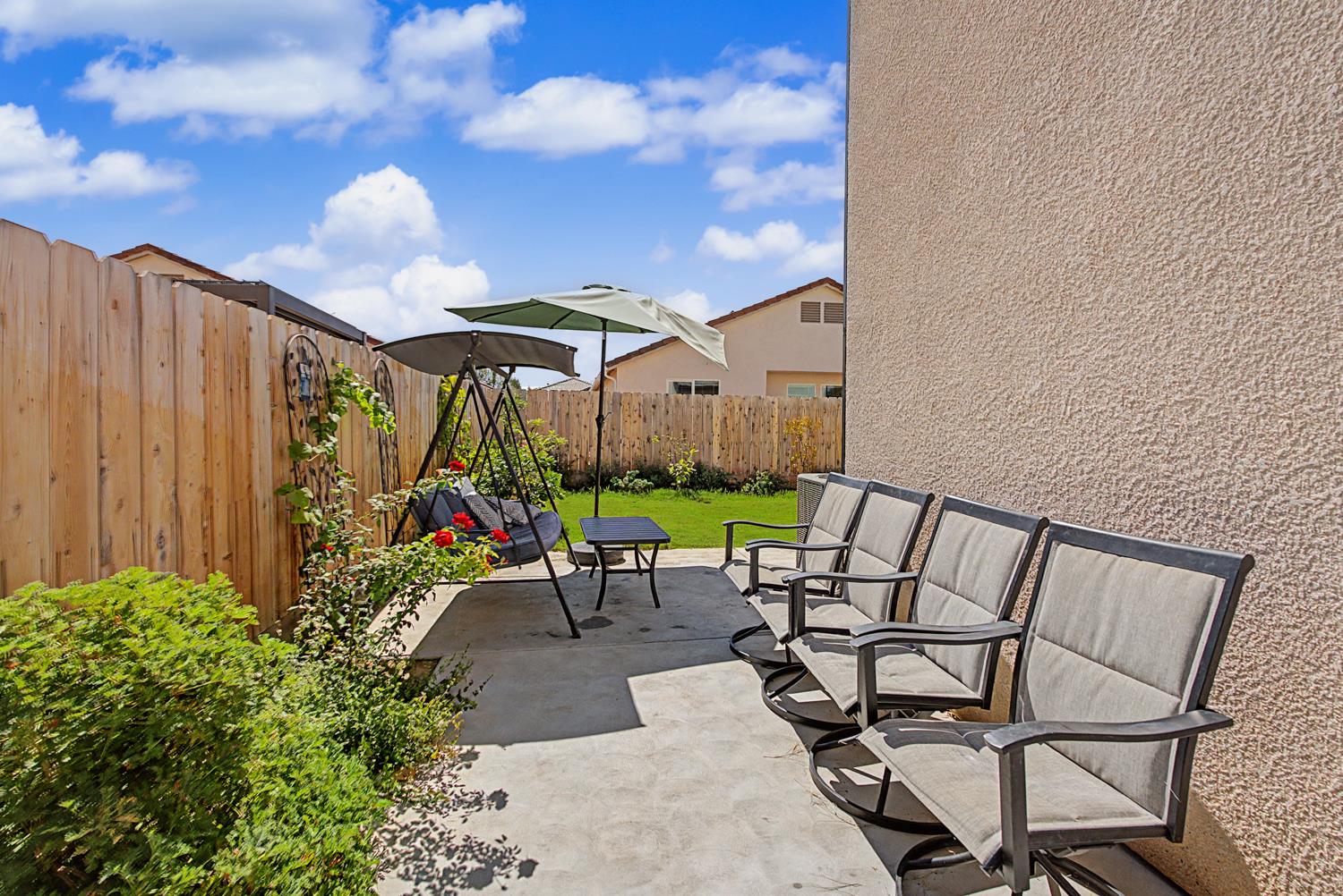 2433 E Rockwell Dr, Fresno, CA 93720
