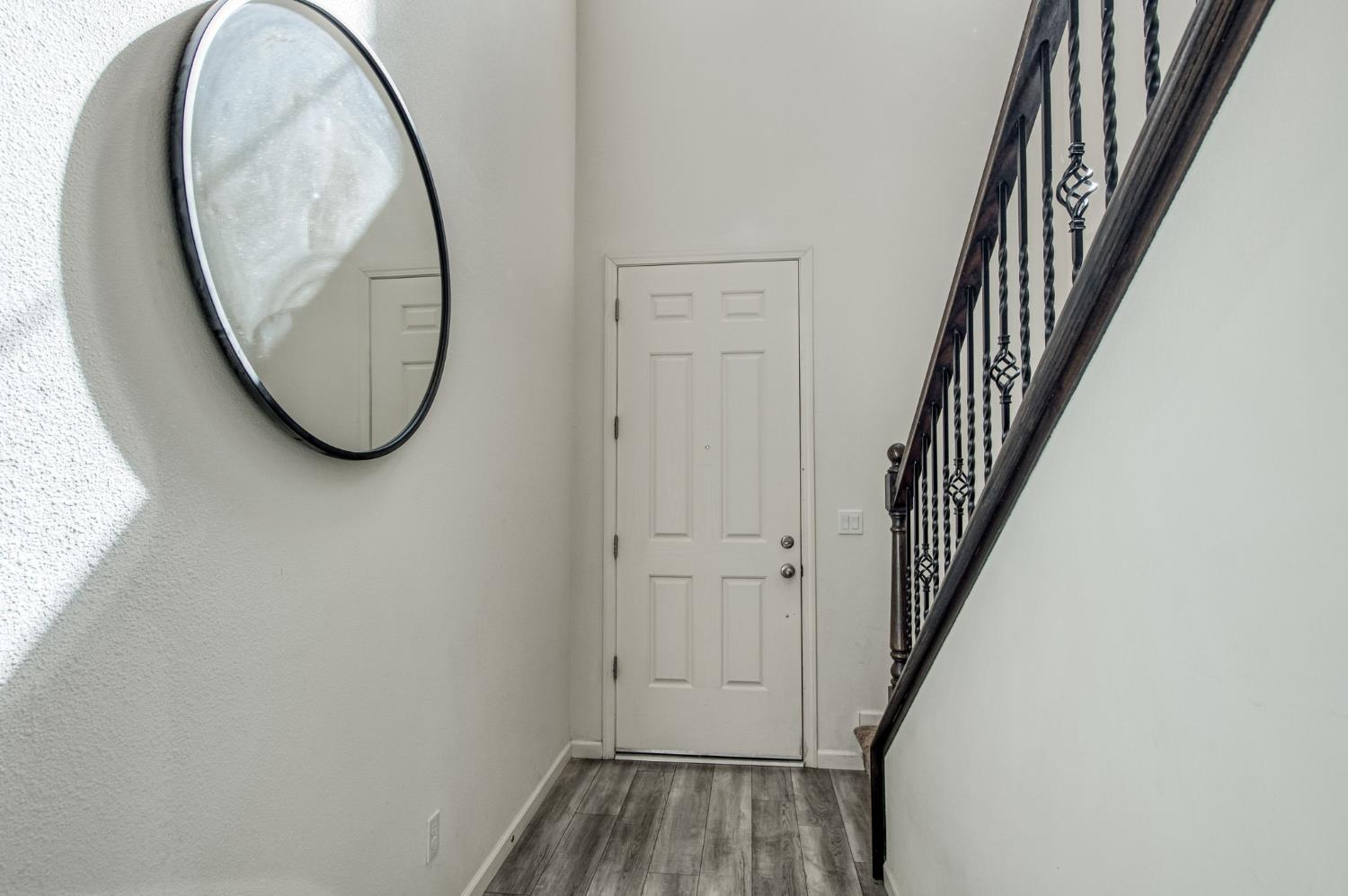5438 W Santa Barbara Dr, Fresno, CA 93722