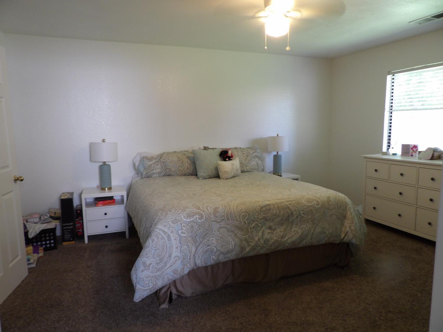 668 N Bundy Ave, Fresno, CA 93611