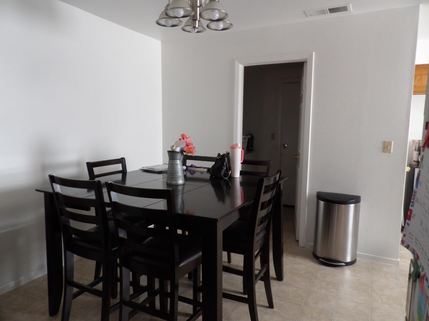 668 N Bundy Ave, Fresno, CA 93611