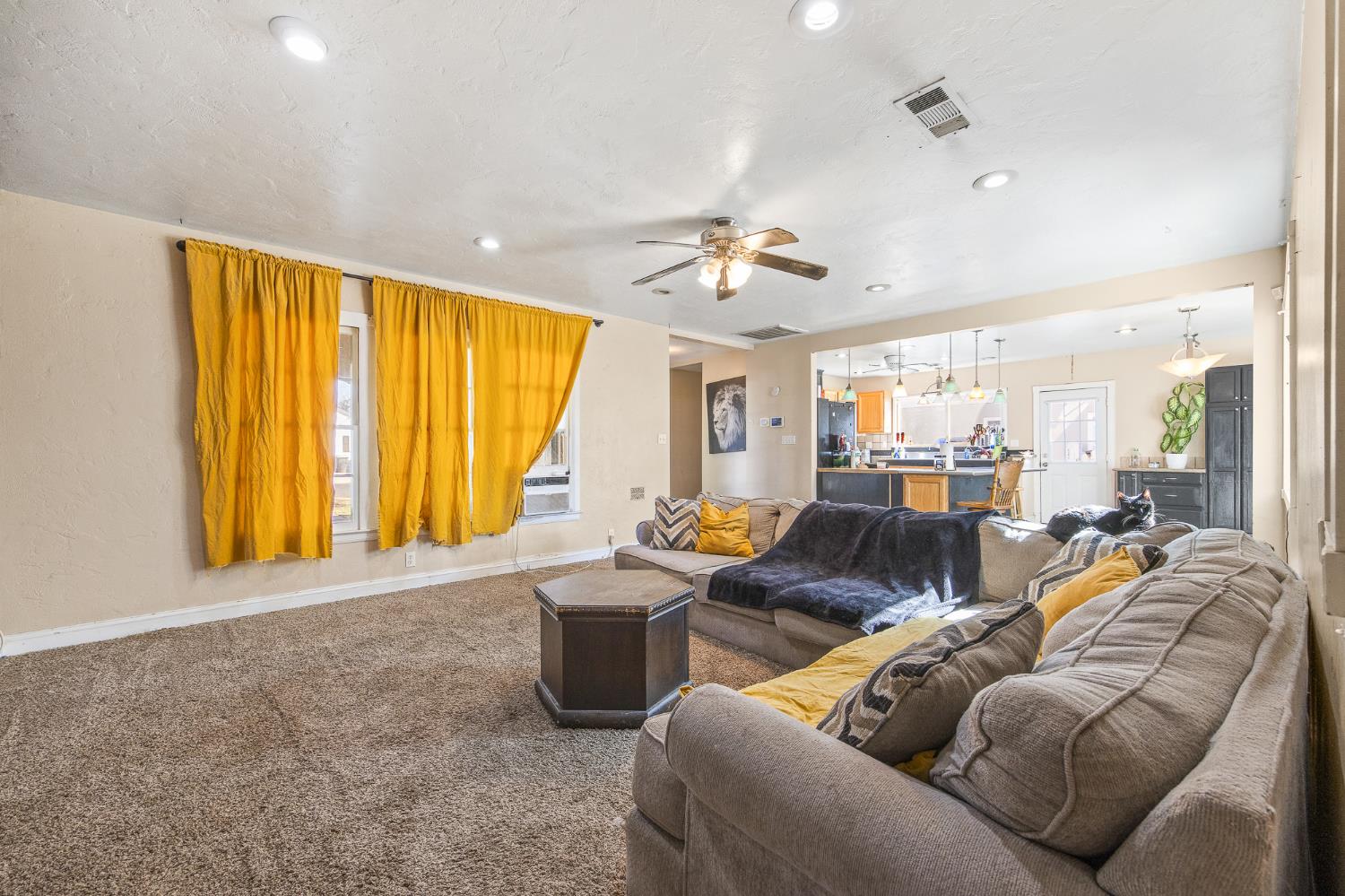 515 Neville, Hanford, CA 93230
