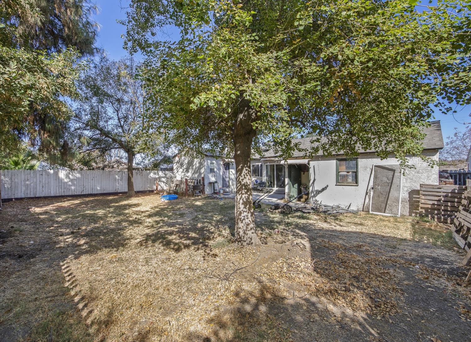 515 Neville, Hanford, CA 93230