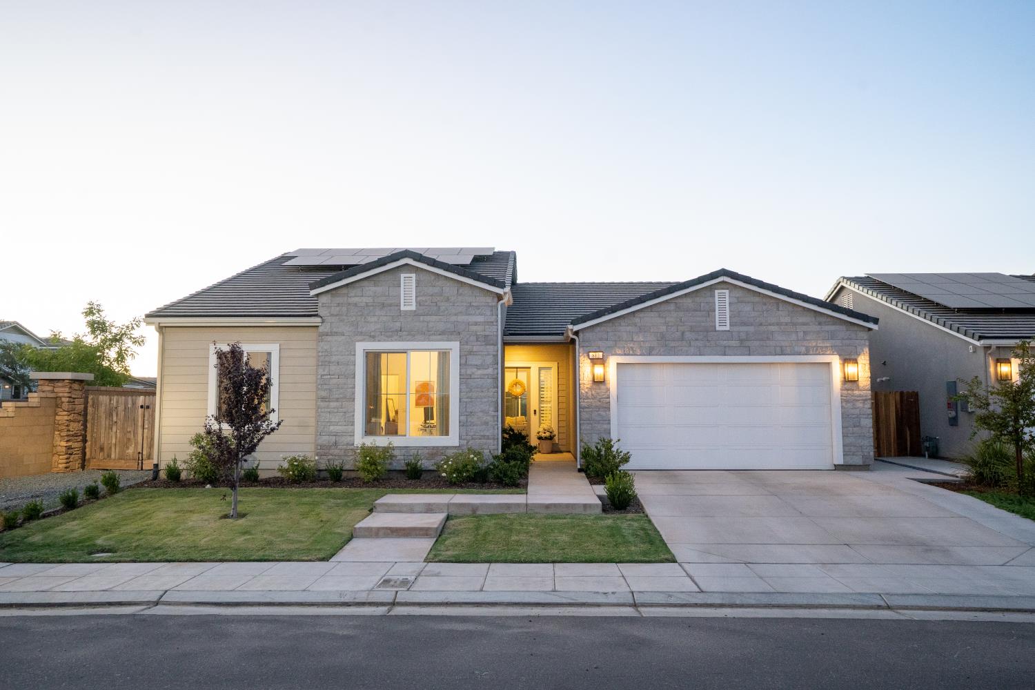 812 Traverse Dr S, Madera, CA 93636
