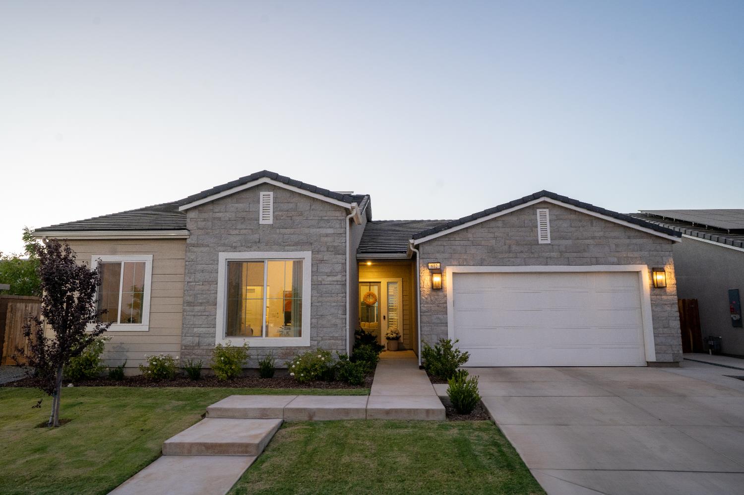 812 Traverse Dr S, Madera, CA 93636