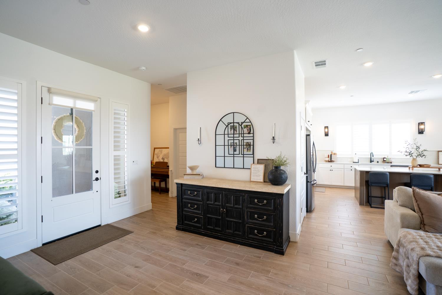 812 Traverse Dr S, Madera, CA 93636