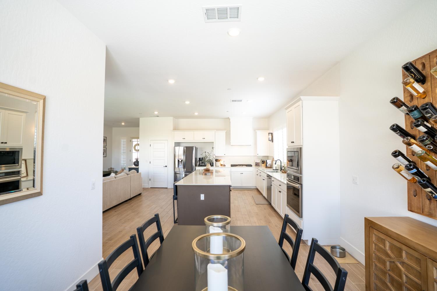812 Traverse Dr S, Madera, CA 93636