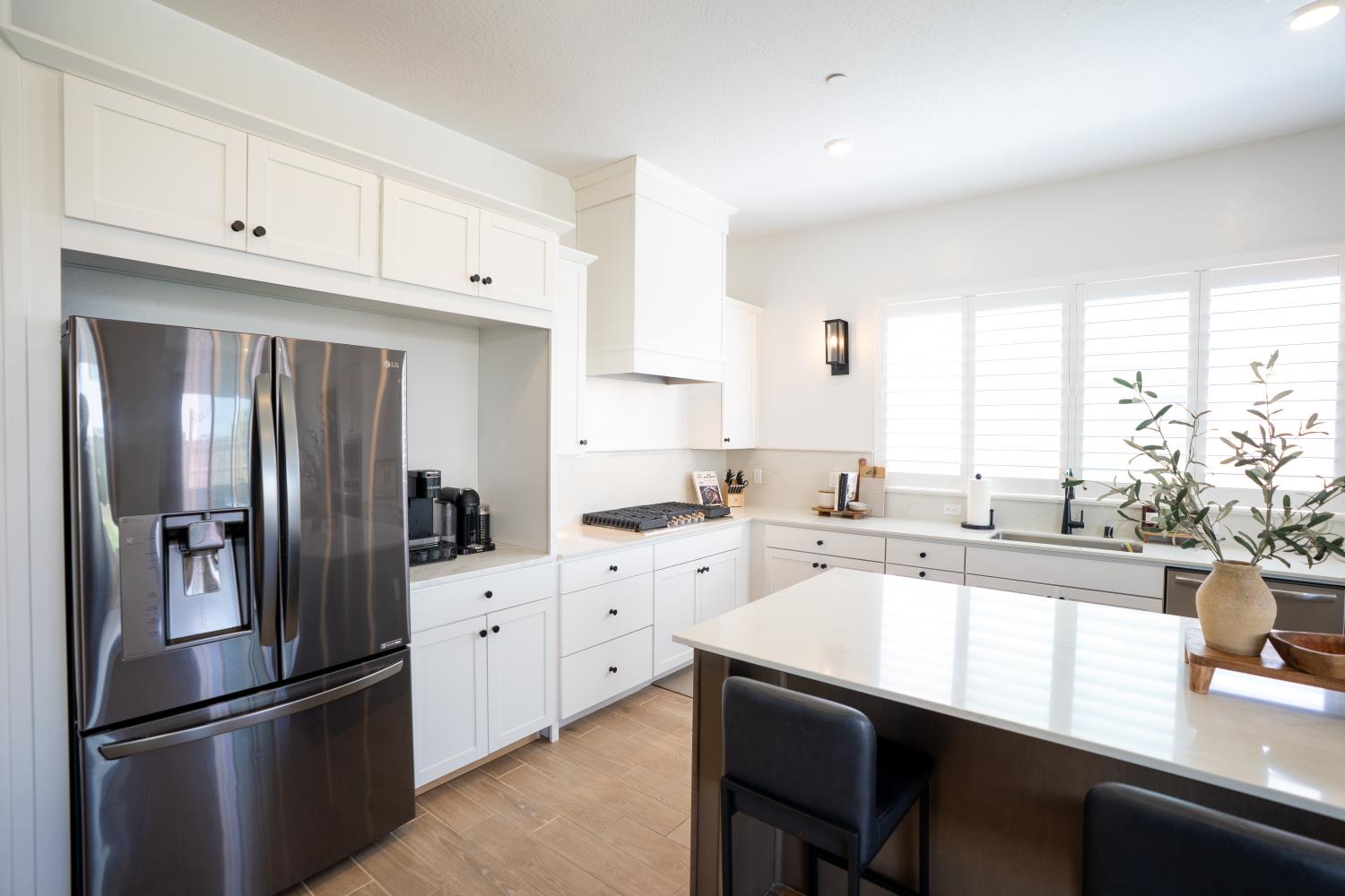 812 Traverse Dr S, Madera, CA 93636