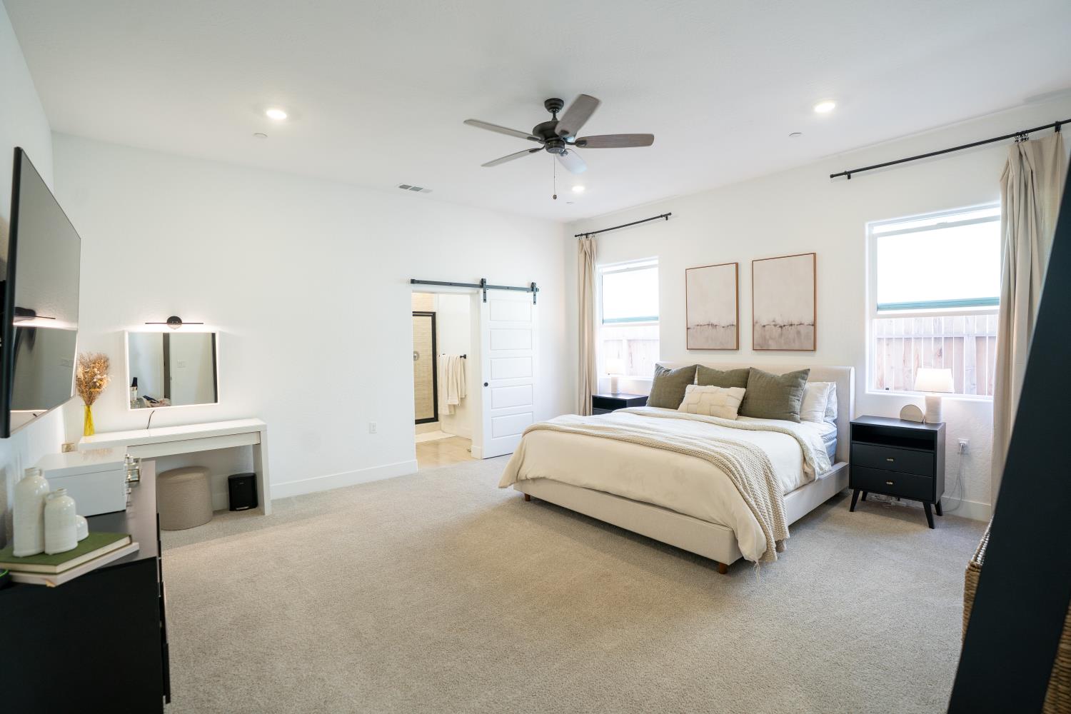 812 Traverse Dr S, Madera, CA 93636