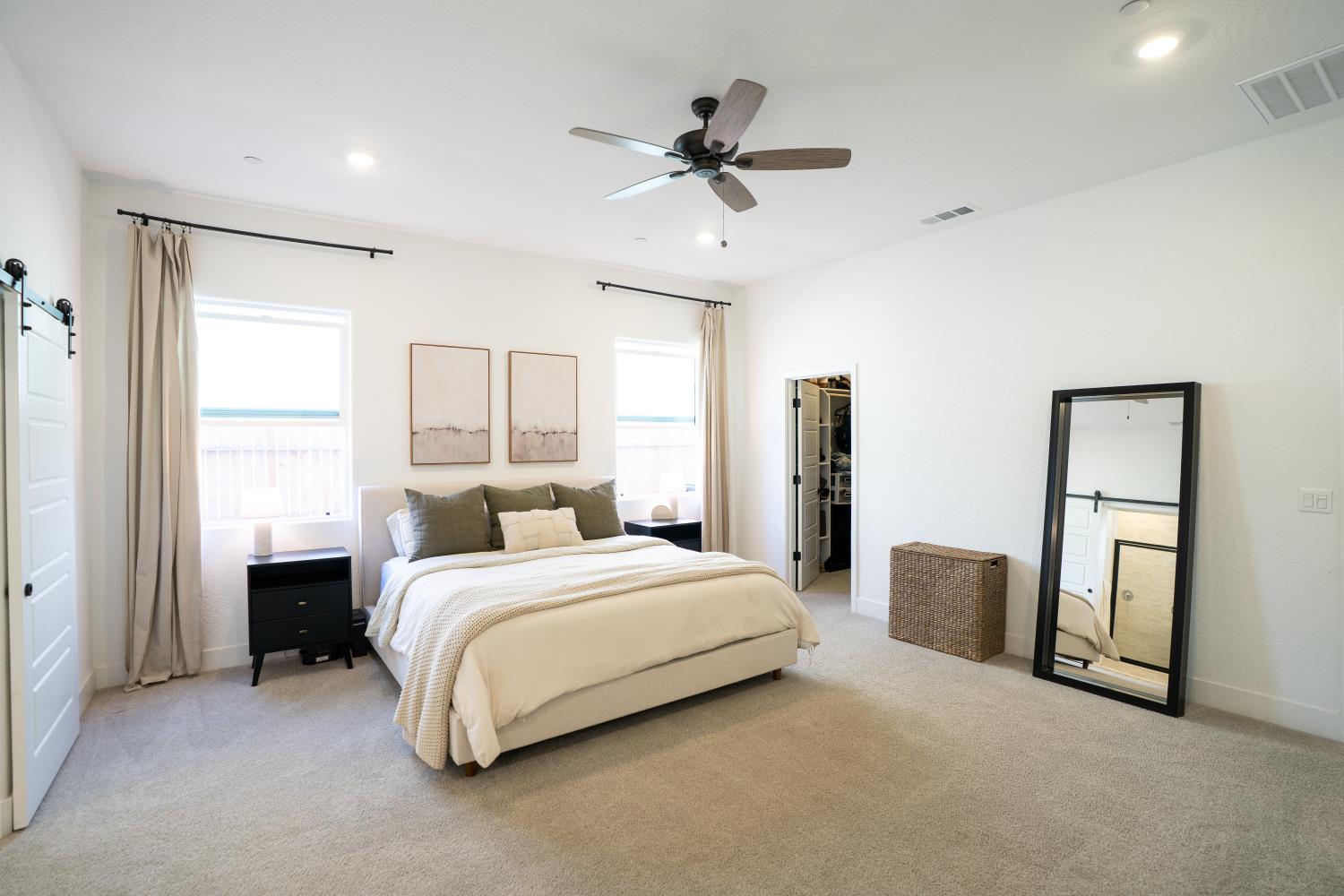 812 Traverse Dr S, Madera, CA 93636