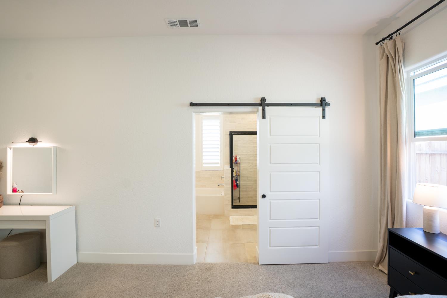 812 Traverse Dr S, Madera, CA 93636
