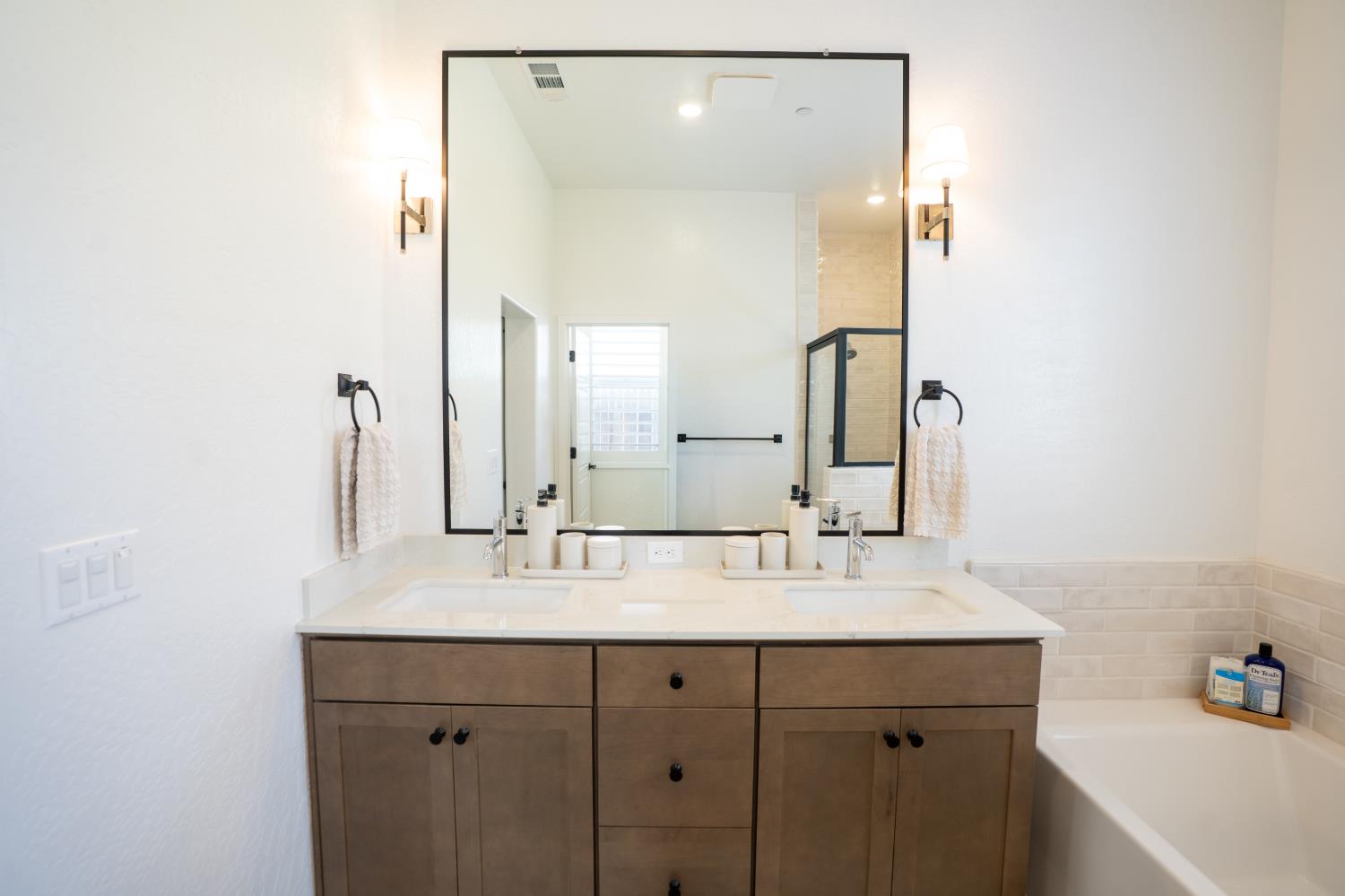 812 Traverse Dr S, Madera, CA 93636