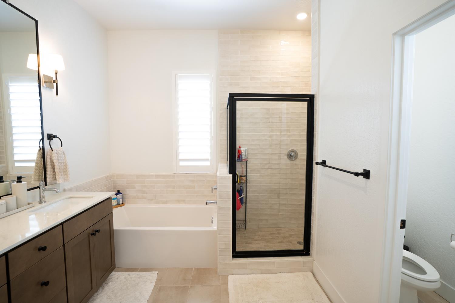 812 Traverse Dr S, Madera, CA 93636