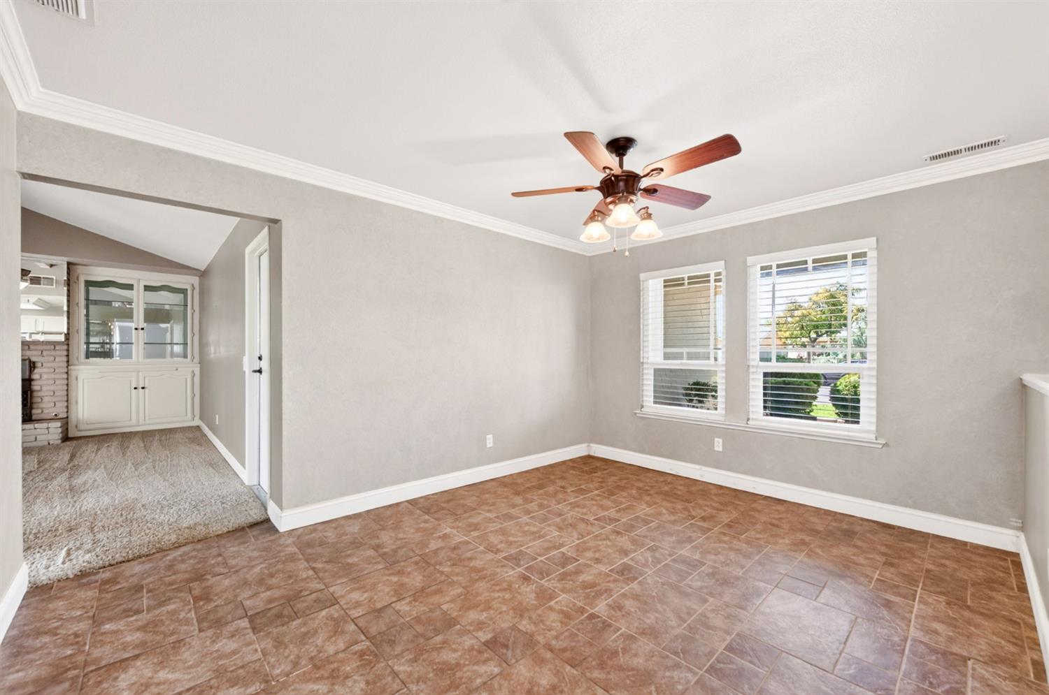 401 Sundance Ln, Madera, CA 93637
