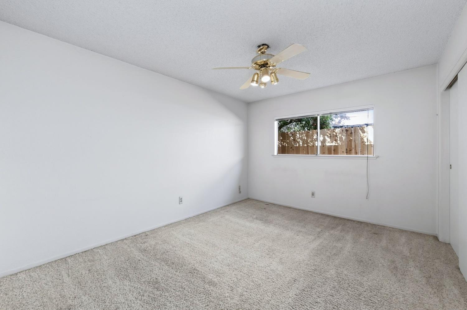 401 Sundance Ln, Madera, CA 93637