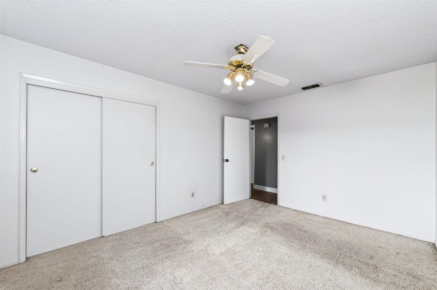 401 Sundance Ln, Madera, CA 93637