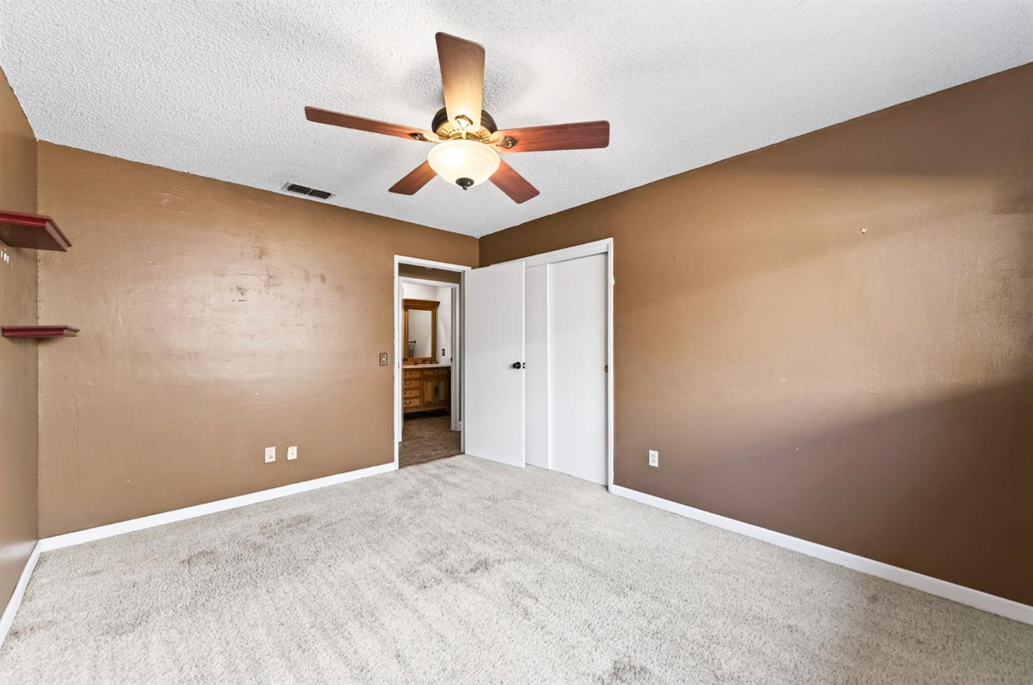 401 Sundance Ln, Madera, CA 93637