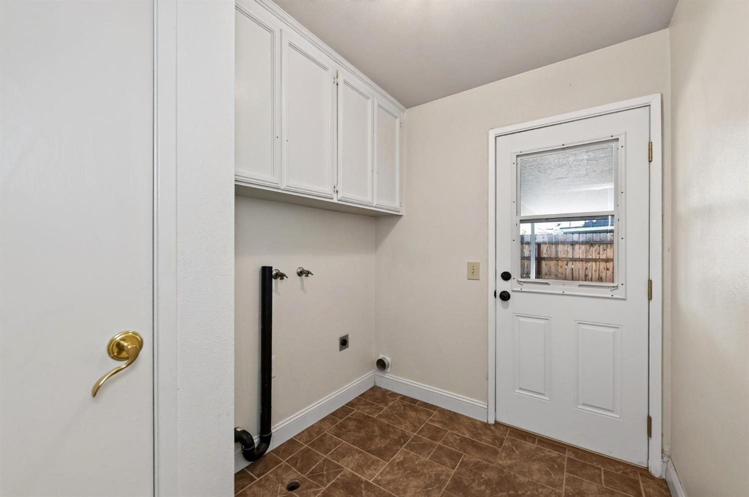 401 Sundance Ln, Madera, CA 93637