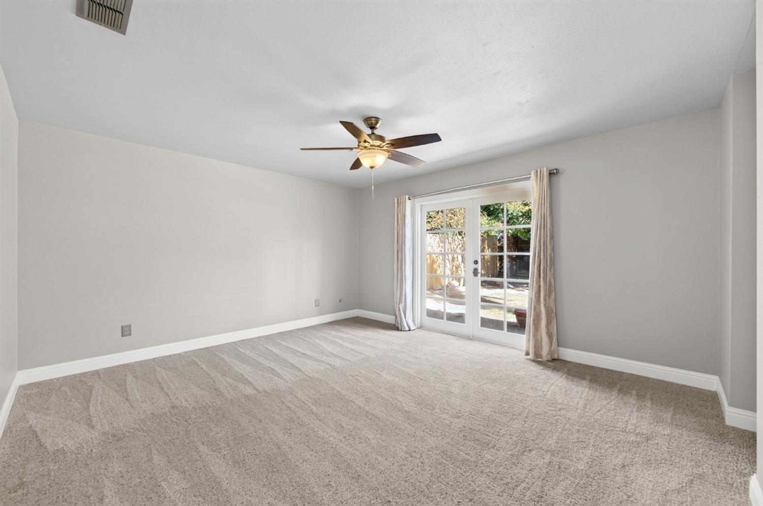 401 Sundance Ln, Madera, CA 93637
