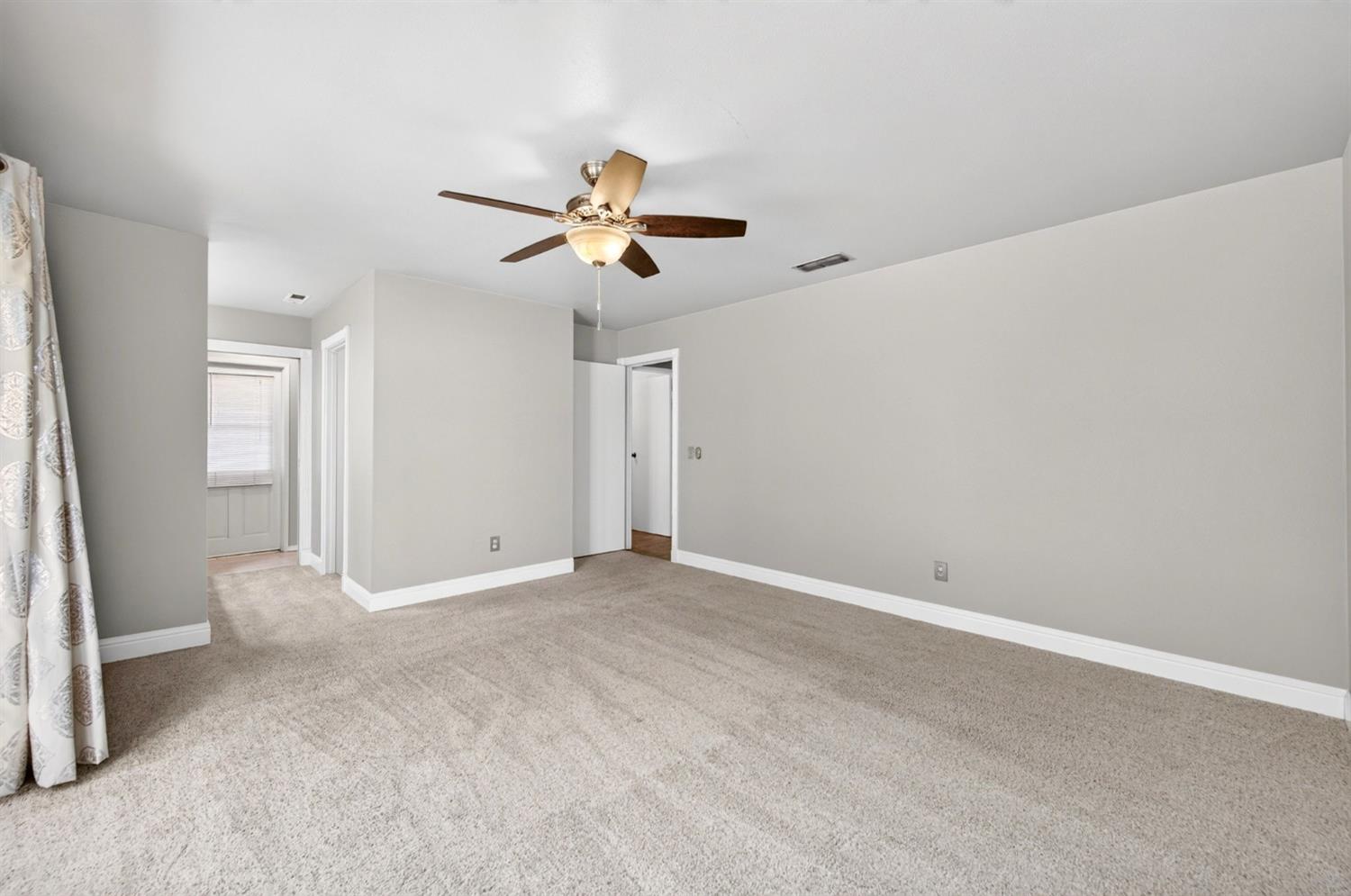 401 Sundance Ln, Madera, CA 93637