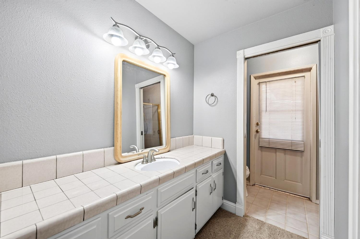 401 Sundance Ln, Madera, CA 93637