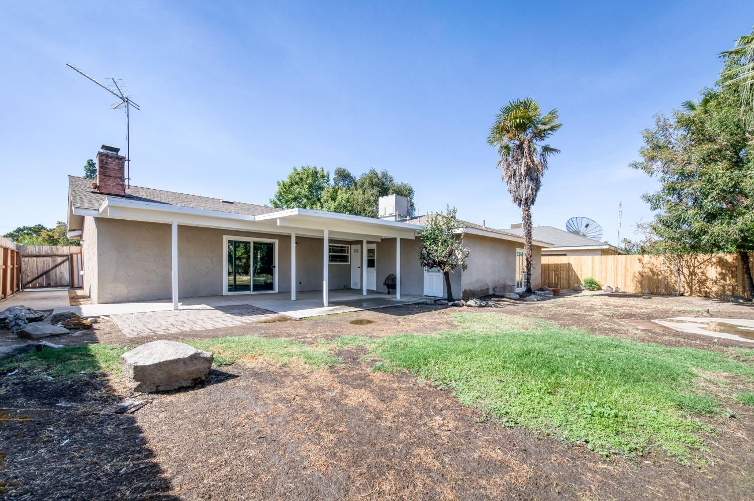 401 Sundance Ln, Madera, CA 93637