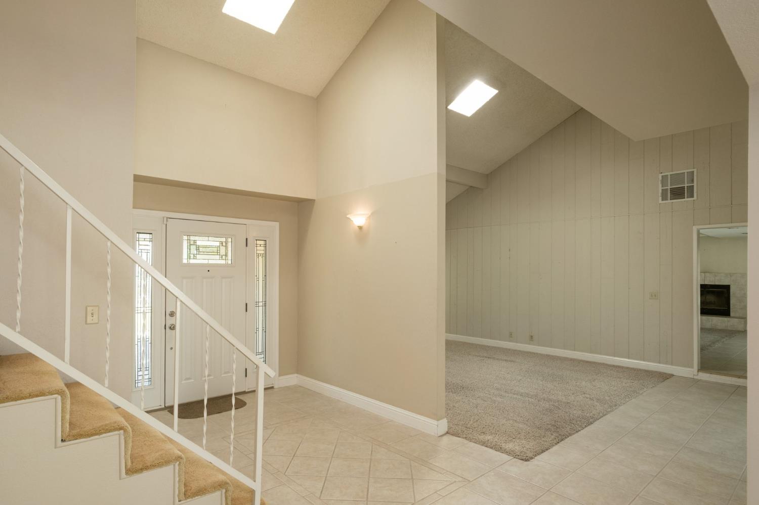 5667 Amber Ave, Clovis, CA 93619