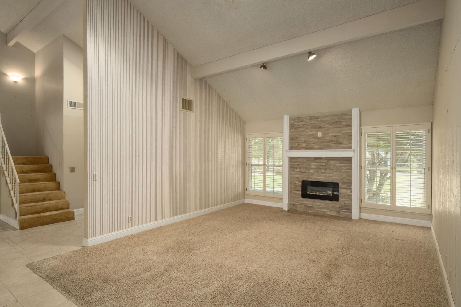 5667 Amber Ave, Clovis, CA 93619