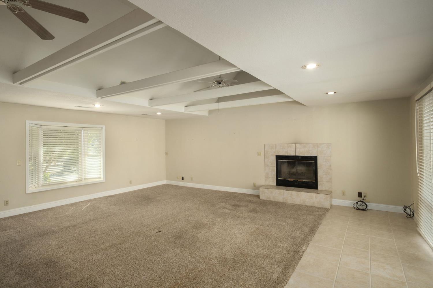 5667 Amber Ave, Clovis, CA 93619