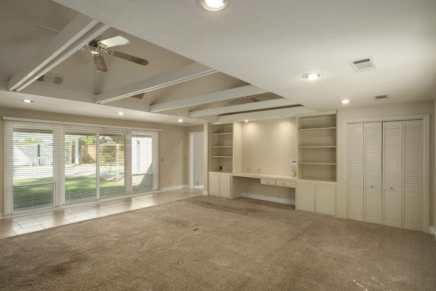5667 Amber Ave, Clovis, CA 93619