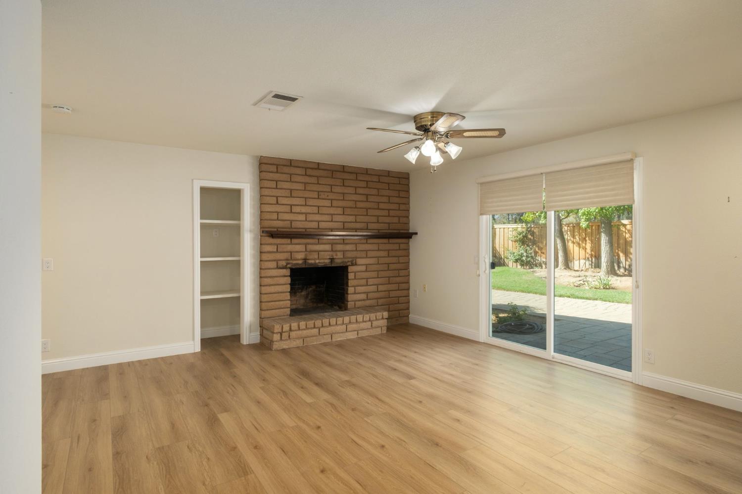 5667 Amber Ave, Clovis, CA 93619