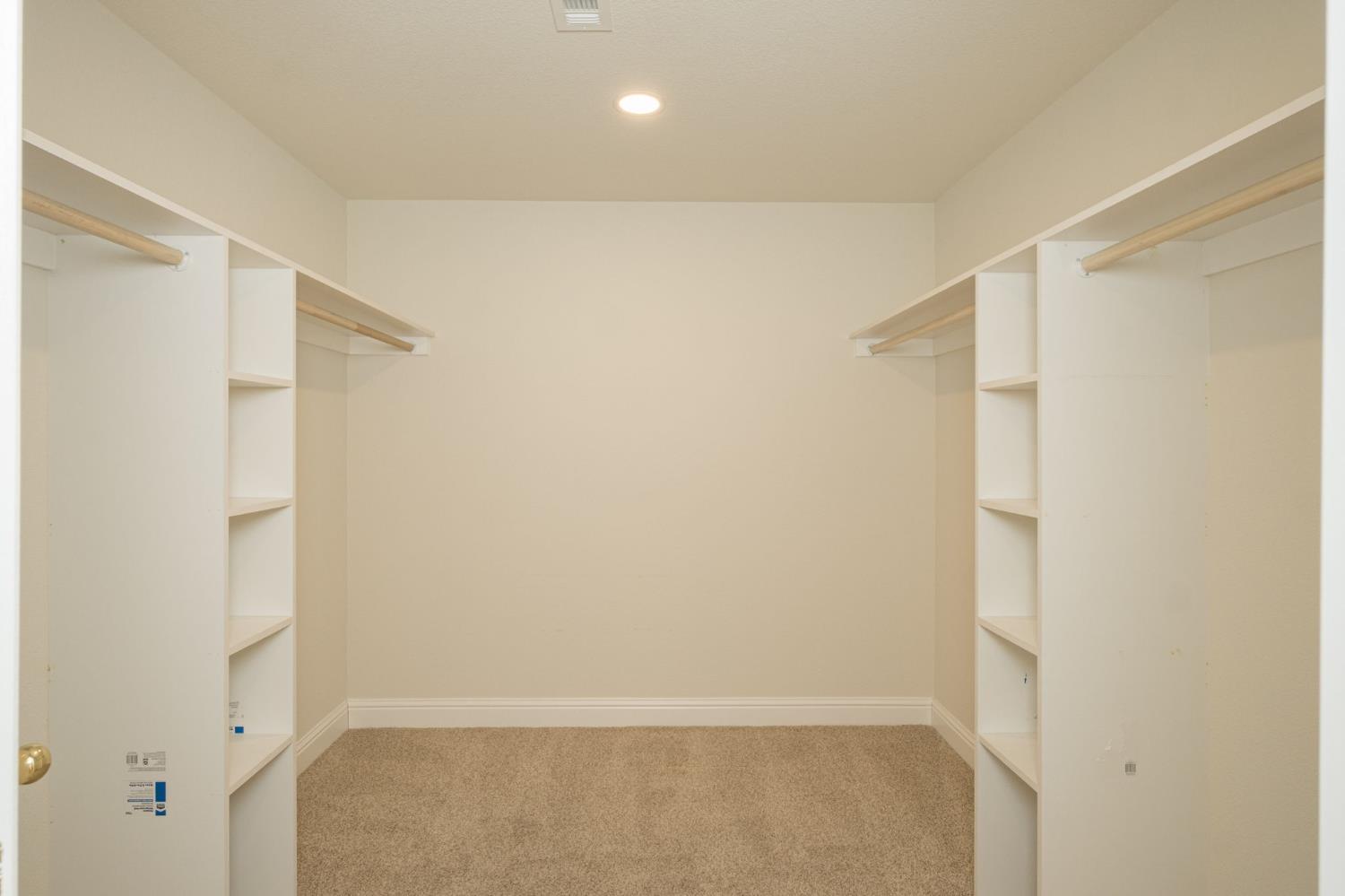 5667 Amber Ave, Clovis, CA 93619