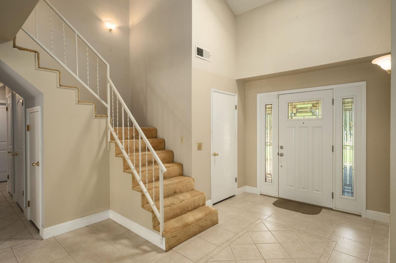 5667 Amber Ave, Clovis, CA 93619