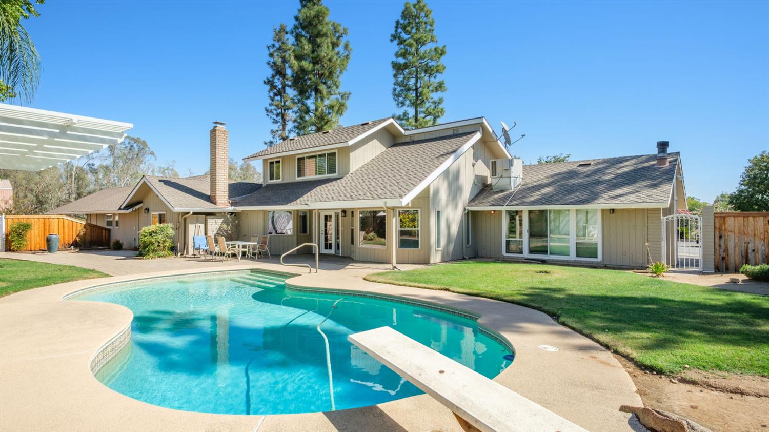 5667 Amber Ave, Clovis, CA 93619